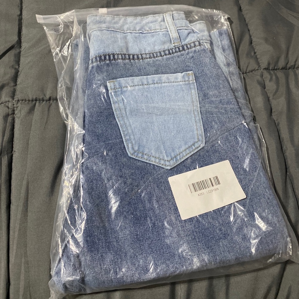 Color Block Patchwork Single Button Jeans - image 2